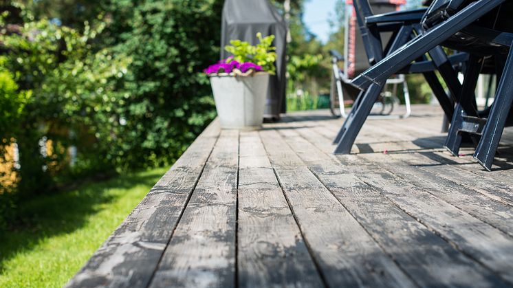 Så här fixar du terrassgolvet