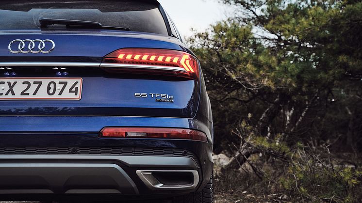 Audi Q7 TFSI e (Navarreblå)