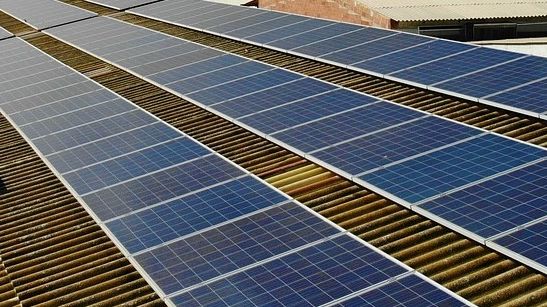 Solcellsinvesteringen kommer innebära en minskning av drygt 20 % av LB-Hus energiförbrukning för produktionen.