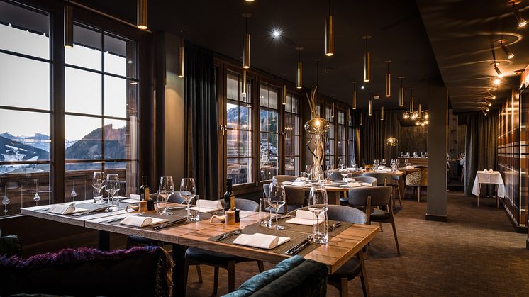 Restaurang på HUUS Hotel, Gstaad, designat at Stylt Trampoli