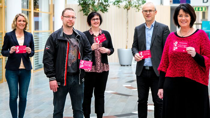 Från vänster: Ramona Nilsson, näringslivschef, Johan Ask, kommunalråd, Ulrica Johansson, kommunalråd, Tomas Fellbrandt, kommundirektör, Katarina Jonsson, kommunalråd. Foto: Skövde kommun