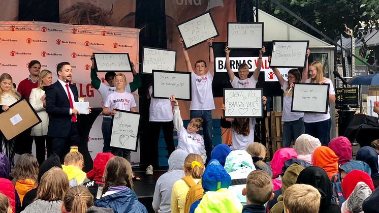ARENDALSUKA:  Barnas Valgshow og starten på Barnas Valg 2019.  Programleder Stian Barsnes-Simonsen og valgekspertene fra Press.