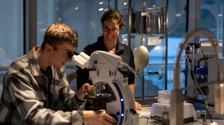 Lecturing-MS-Fridtjof-Nansen-HGR-152395- Photo_Rune_Kongsro (1).jpg