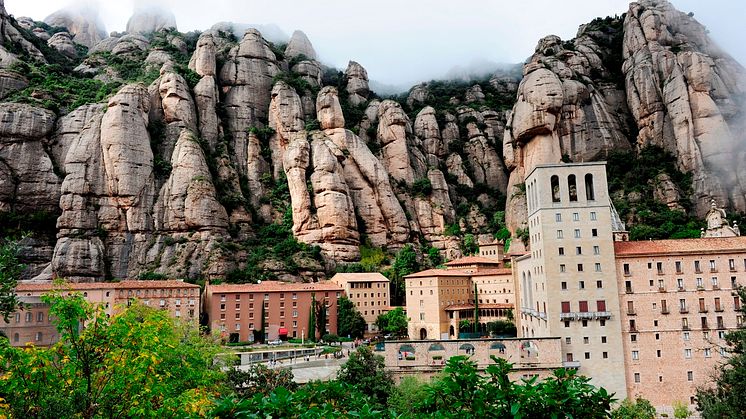 DEST_SPAIN_BARCELONA_MONSERRAT-MONASTERY_GettyImages-471284743_Universal_Within usage period_75727.jpg