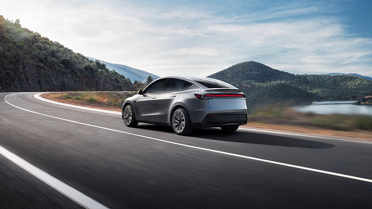 Tesla - New Model Y 2.jpg