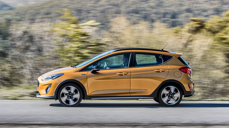 2018FordFiesta_ACTIVE_LuxYellow_12