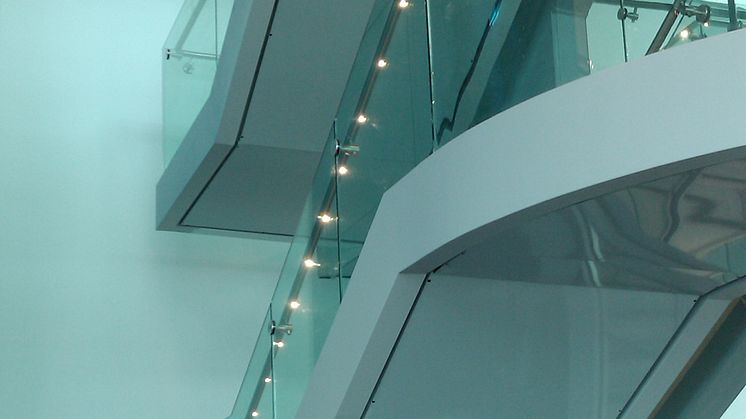 Fox Design presenterar HLS ledstång- och trappbelysning med LED på Dublin Airport. Bild 2