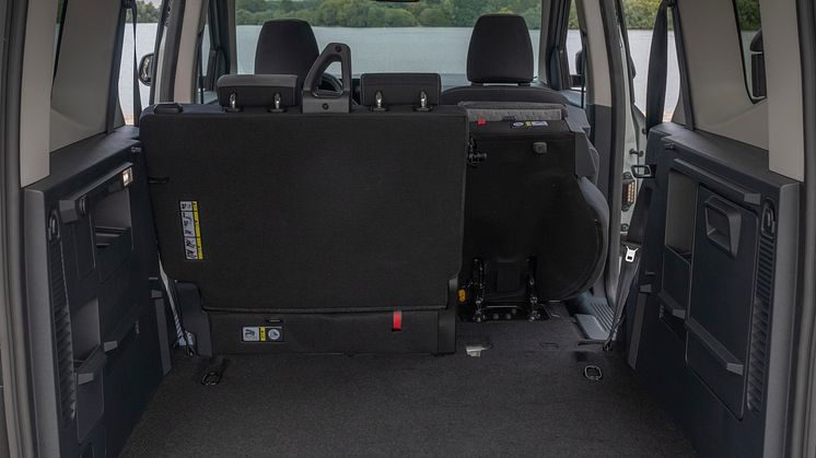 2024_FORD_E-Tourneo_Courier_30.jpg