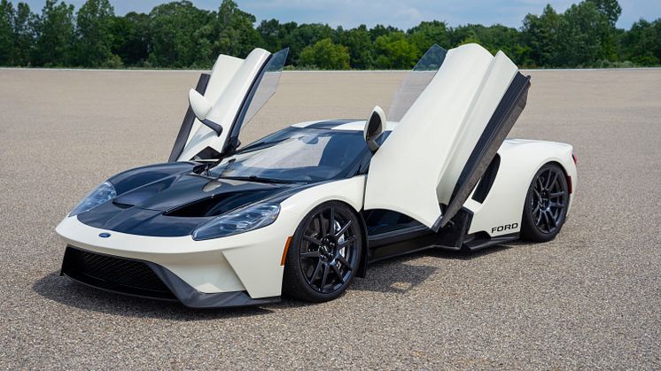 2022 Ford GT ’64 Heritage Edition_04.jpg
