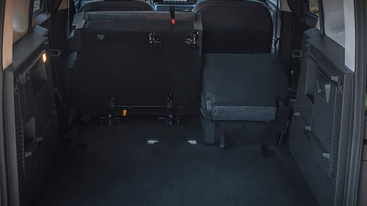2023_FORD_Tourneo-Courier_Active_15