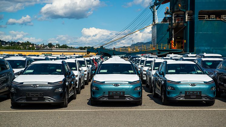 Helt nye KONA electric ankommer Drammen havn. Foto: Hyundai