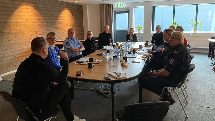 Uppstartsmöte hos Persson Hyrmaskiner för projektet Brott mot Företag. 