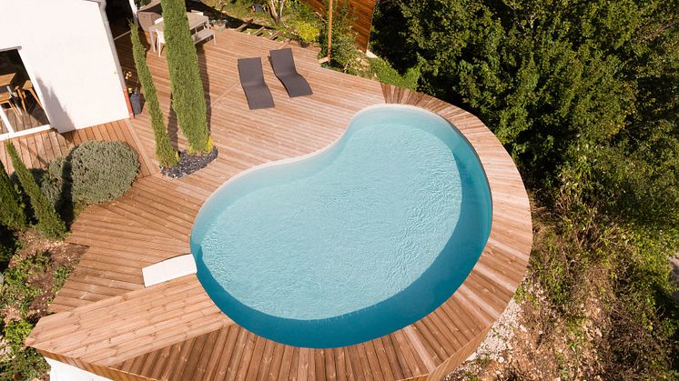 En stålpool från Waterair kan enkelt monteras på plats