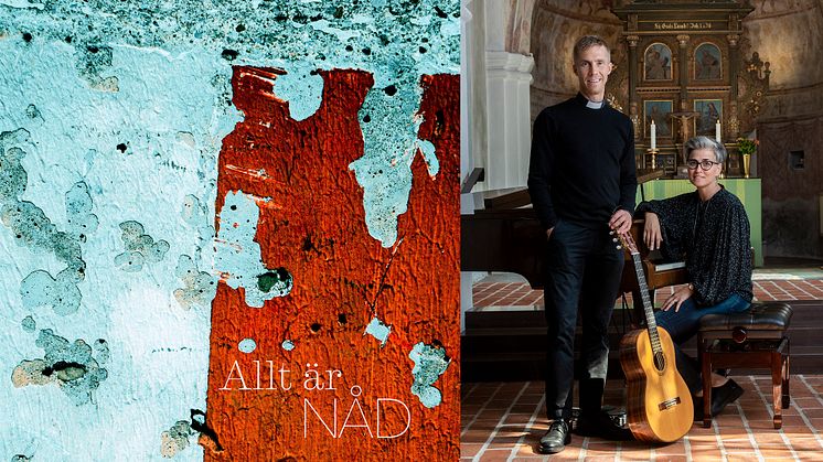 Allt är NÅD heter albumet med nyskriven musik från Ivarsson:Bergner. På bilden till höger: David Ivarsson och Jenny Bergner. Foto: Jens C Hillner. CD-omslag: Ann-Britt Broström. 
