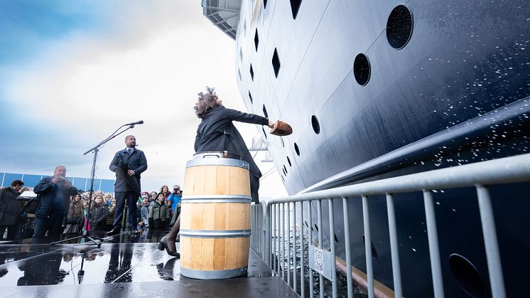 Havila Capella christened in Fosnavåg 
