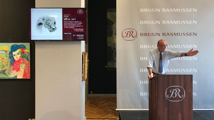 Jesper Bruun Rasmussen selling Cartier's panther diamond bangle for DKK 1.2 million (€210,000 including buyer’s premium).