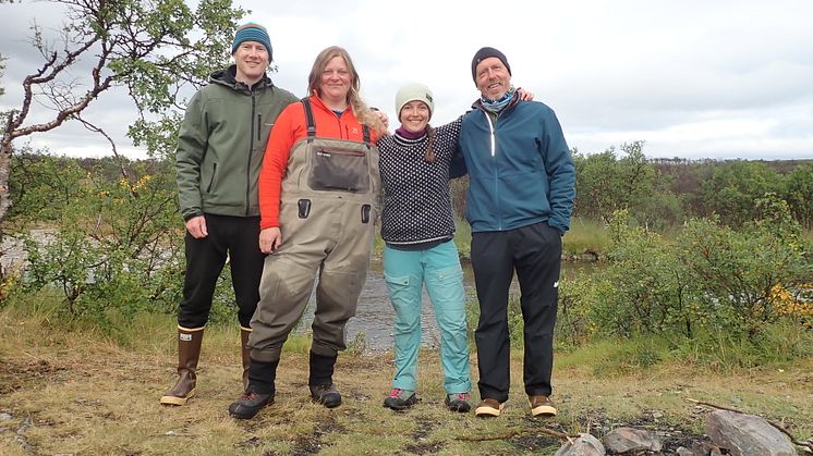 Jenny Jensen with pink salmon team at fieldwork in Finnmark (Photo: IMR).