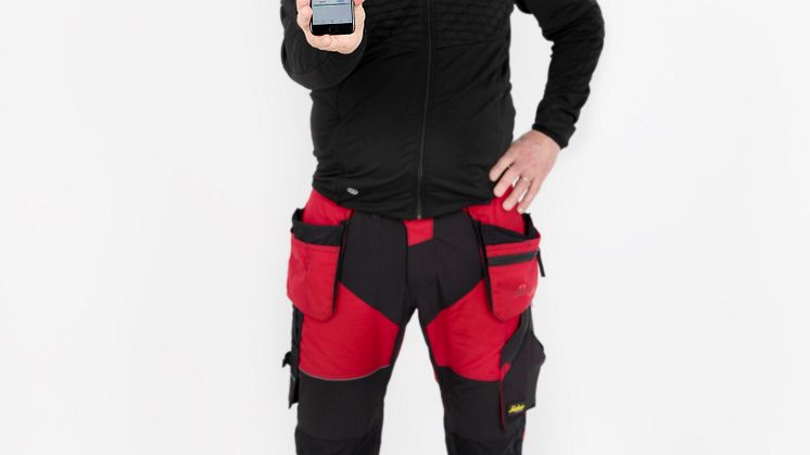 nVent RAYCHEM demonstrerar nya appen Install PRO360 på Elmässan i Stockholm. Appen lagrar och ger en översikt över alla uppgifter en elinstallatör behöver spara om sina utförda golvvärmeinstallationer.