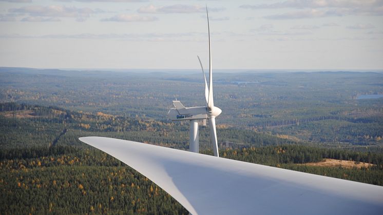 Frågan om vindkraftens utbyggnad i Dalarna väcker starka känslor. Bild från Tavelberget, Falu kommun. Foto: DalaVind AB