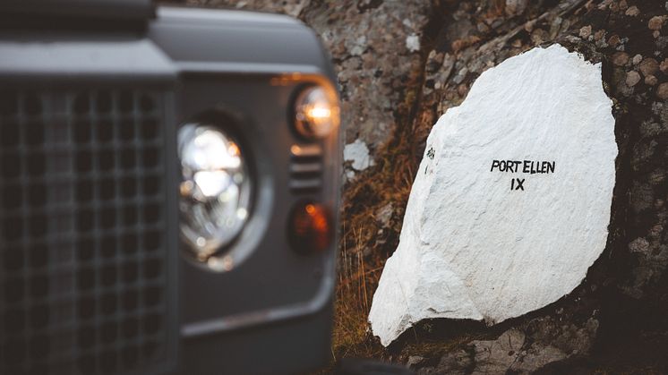 LAND ROVER CLASSIC DEFENDER WORKS V8 ISLAY EDITION 25