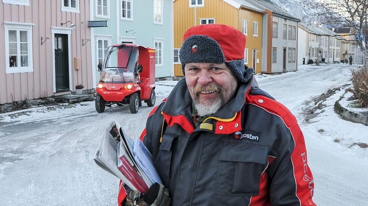 Postbud Birger likte sykkelen, men er strålende fornøyd med elmoped også.
