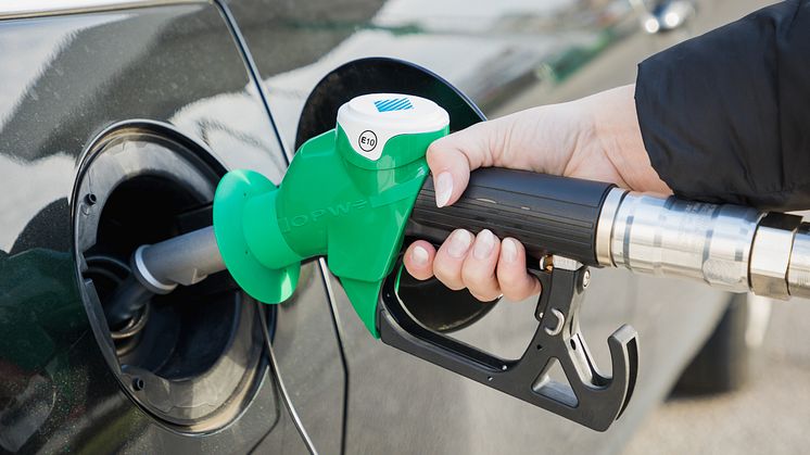 The new OPW 21 Series nozzle in action