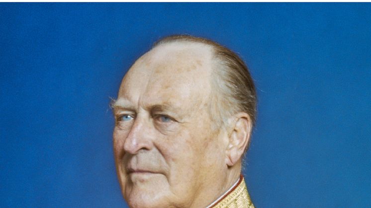 Her er det en mengde nyheter, og ikke minst nye fortolkninger av kongens og nasjonens liv mellom 1946 og 1991, forteller Tore Rem som er aktuell med tredje bind i biografien om Kong Olav V