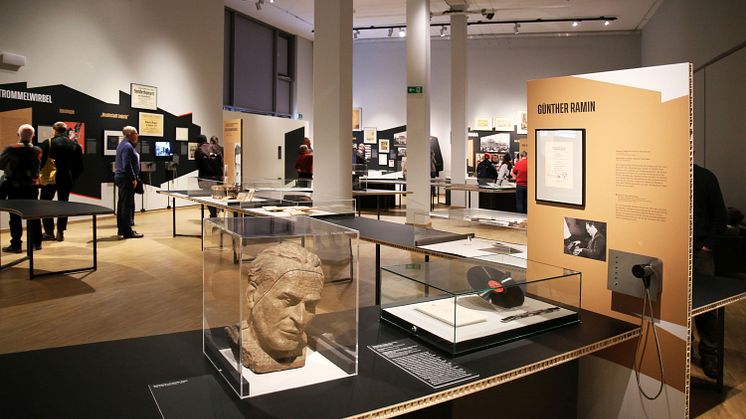 Blick in die Ausstellung „Hakenkreuz und Notenschlüssel. Die Musikstadt Leipzig im Nationalsozialismus“ - Foto: Andreas Schmidt