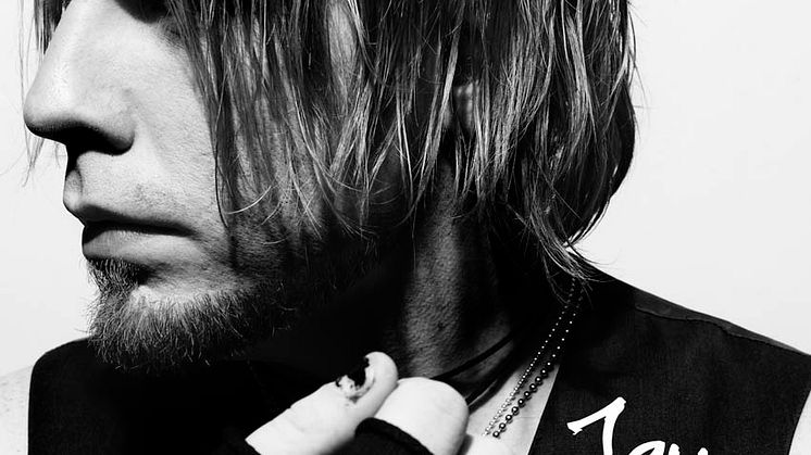 Jay Smith säljer platina