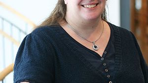 Hur ska dagens äldre klara den digitala resan? Eva Söderström är biträdande professor vid Högskolan i Skövde och sitter inne med några av svaren. De ger hon vid vårens andra populärvetenskapliga café på Högskolan, onsdagen den 19 februari.