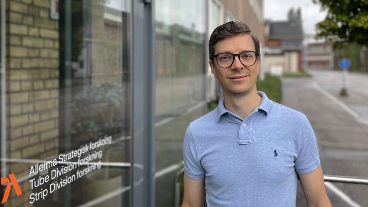 Mikael Johanssons forskning ska ge Alleima ökad kunskap och förståelse för varmsprickning i legeringar. Foto: Alleima.