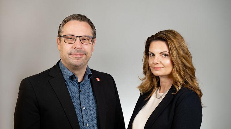 Fredrik Löfqvist, kommundirektör och Sara Vestering (M), kommunstyrelsens ordförande