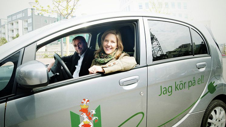 Karolina Skog och Stefan Bengtsson deltar Oresund Electric Car Rally 2012 (bild 2)
