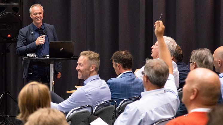 Stig Tore Røe fra Siemens på Byggherrenes scene. Foto Audun Braastad.