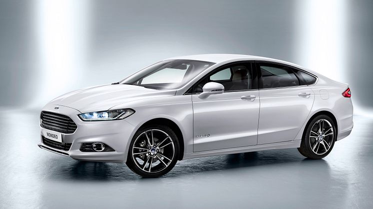Nye Ford Mondeo i  bensin-elektrisk hybridversjon