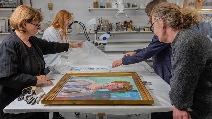 Inge Schiölers porträtt av Barbro Schiöler är en del av en stor donation som Göteborgs konstmuseum tagit emot. Foto: Hossein Sehatlou