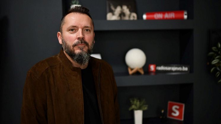 Prisbelönt journalist från Bosnien-Hercegovina föreläser i Sverige 