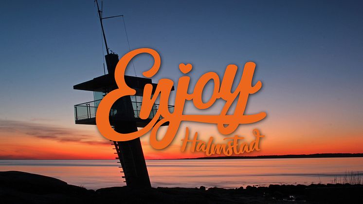 Det spektakulära livräddartornet i Tylösand får bära fram budskapet om Enjoy Halmstad. Foto: Mostphotos, Rolf Boström.
