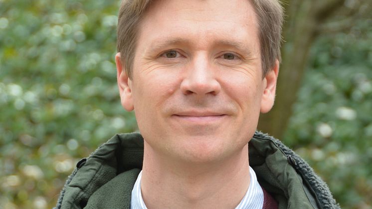 Jesper Blid mottar Augustus Lerstens stipendium 2021 som delas ut för allra första gången. Jesper Blid tilldelas 100 000 kronor för att studera och arbeta med publikationen av byggnaden Oikoi i Labraunda i Turkiet.