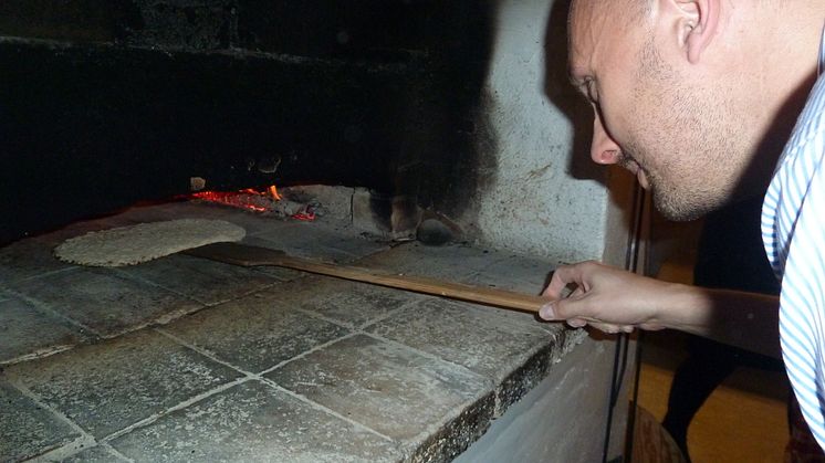Tunnbrödsbakning vid Tunnbrödsakademiens första möte