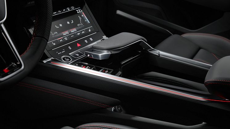 Audi Q8 e-tron (Chronosgrå) interiør