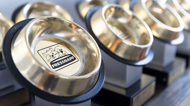 Im Rahmen des „Tierisch engagiert“-Awards 2022 wurde in jedem Bundesland ein Projekt mit dem Goldenen Fressnapf ausgezeichnet und mit 5.000 Euro von Fressnapf unterstützt.