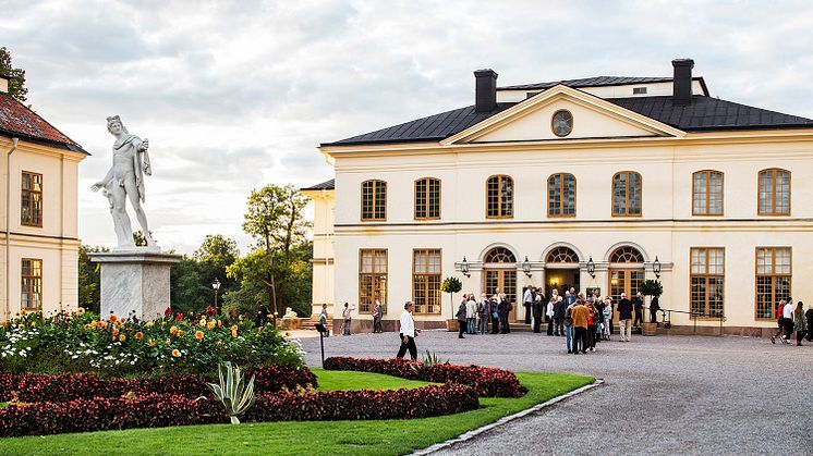 Outdoor tours at Drottningholms Slottsteater