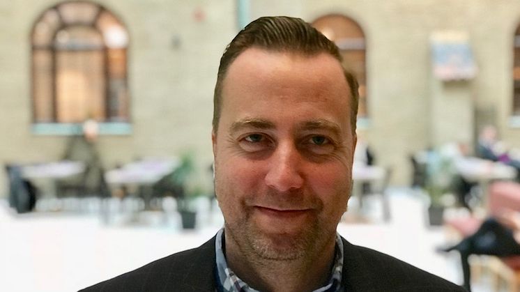 För tio år sedan krossade Byggnads Henrik Gustavssons byggföretag genom en olaglig blockad. I en dom från Stockholms tingsrätt får han nu skadestånd med 140 000 kr. Foto: Centrum för rättvisa