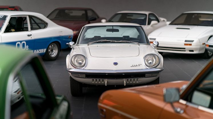 Cosmo Sport - 50 years of rotary (1)