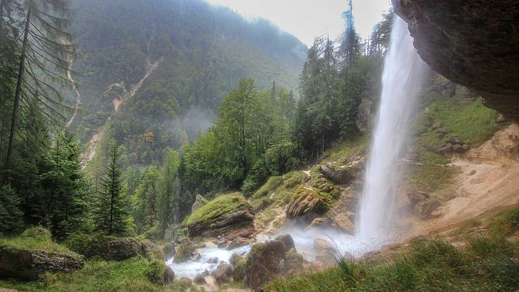 Wasserfälle sind bei Regenwetter besonders beeindruckend! Foto © Jürgen Reichenpfader