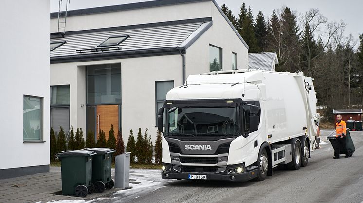 Scania L 320 Abfallsammelfahrzeug mit L-Fahrerhaus und niedrigem Einstieg