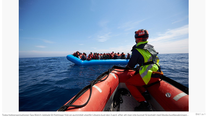 Tyska hjälporganisationen Sea-Watch räddade 64 flyktingar från en gummibåt utanför Libyens kust den 3 april, efter att man inte kunnat få kontakt med libyska kustbevakningen. Foto: Fabian Heinz/AP