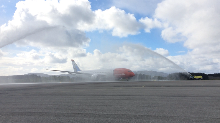 Norwegians første flygning fra Bergen til New York har tatt av