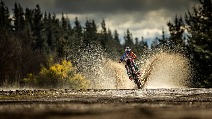 EOS-1D X_Sample_Marcin_Kin_dirt_bike